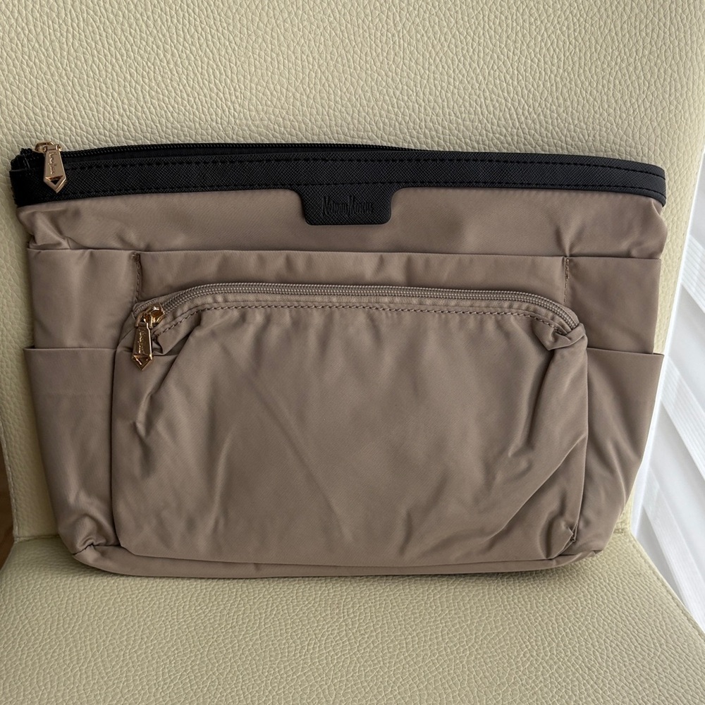 Neiman Marcus Bradley Taupe Black Make-Up Organizer